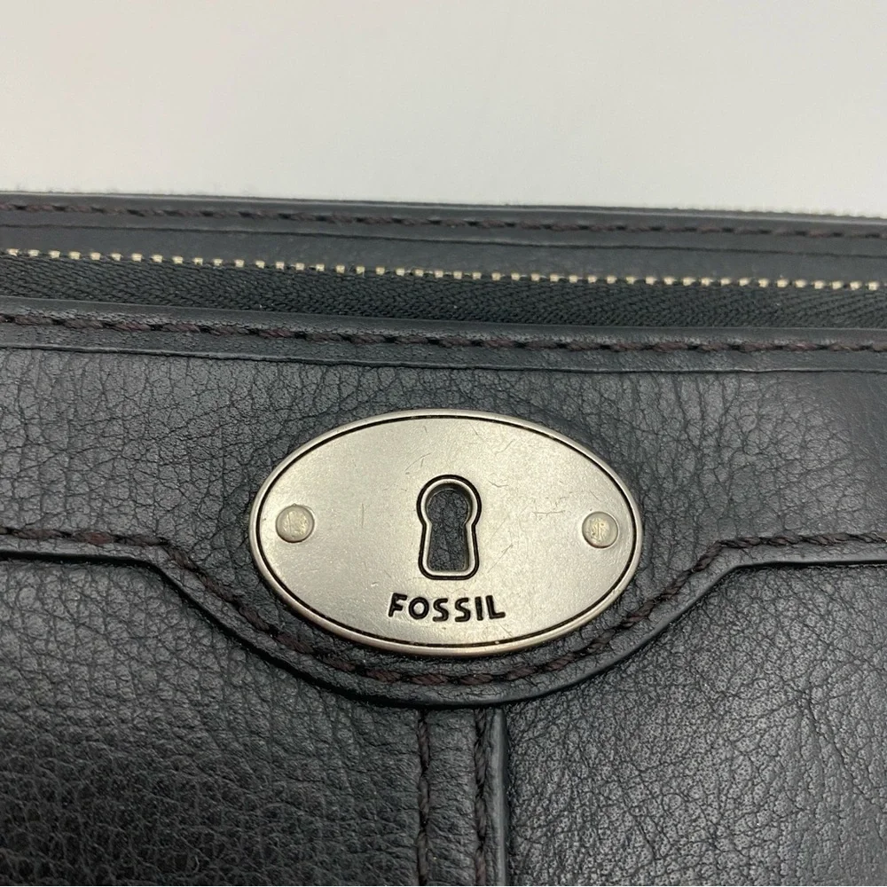 FOSSIL Black Cowhide Leather Clutch Wallet Keyhole Zip Around 8"x4.25" - Picture 3 of 9